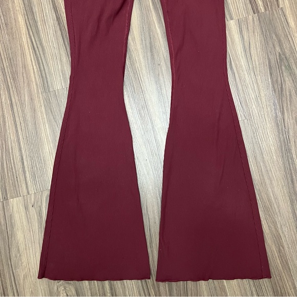 Outdoor Voices SuperForm Rib Flare Pant Stretchy Bell Bottom In Burgundy Size xs - Picture 5 of 12